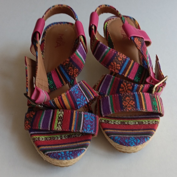 MULTICOLOR GIRLS SANDALS - Picture 1 of 5